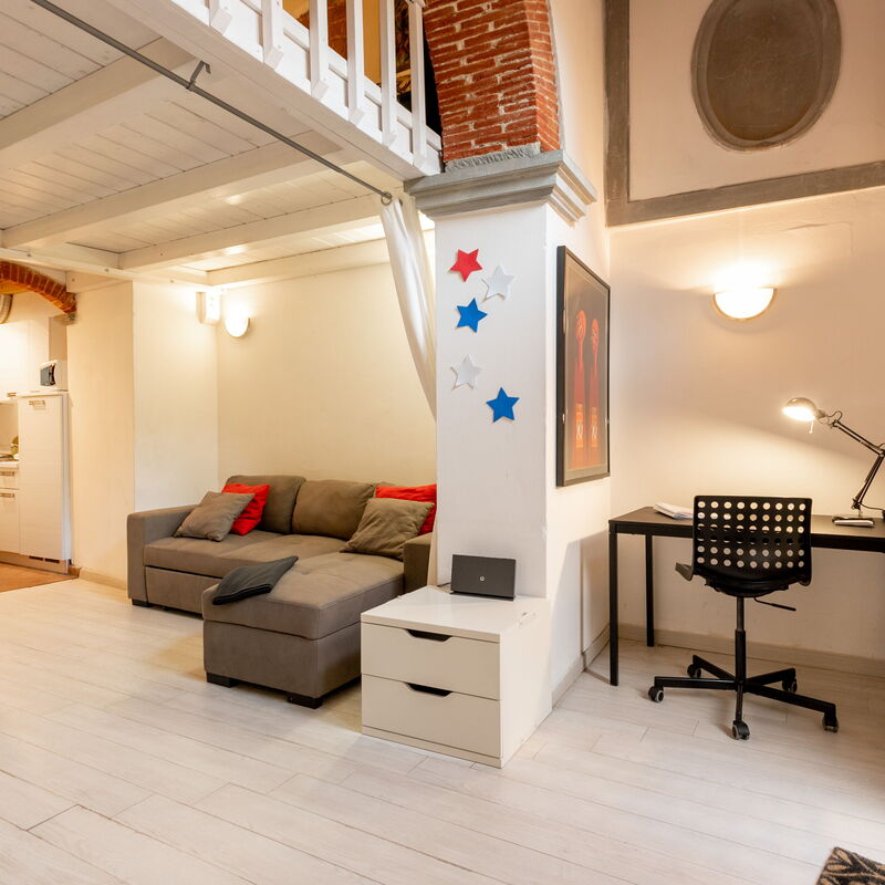 Oltrarno Loft: Living Room, Room Detail