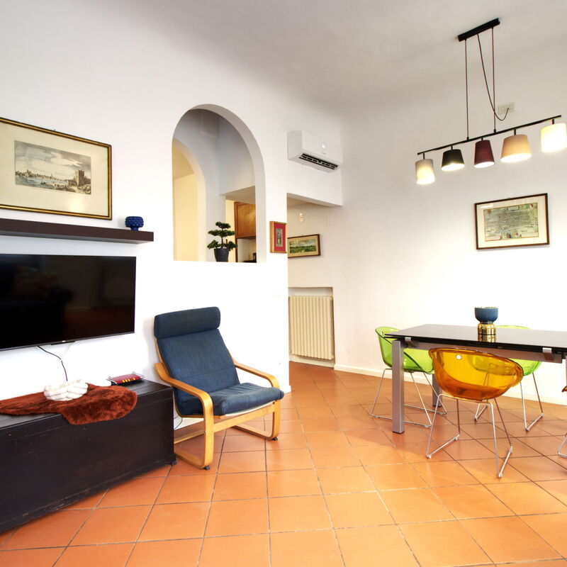 Gilda: Salle à manger, Salon