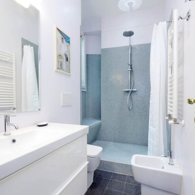 Carlo Alberto: Bathroom