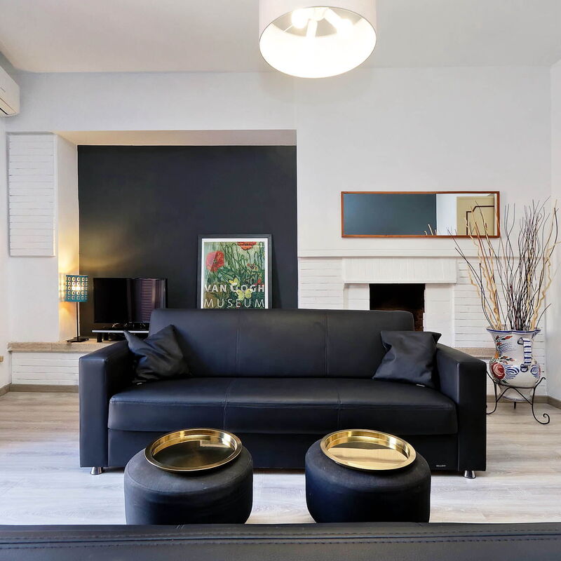 Mercede: Living room