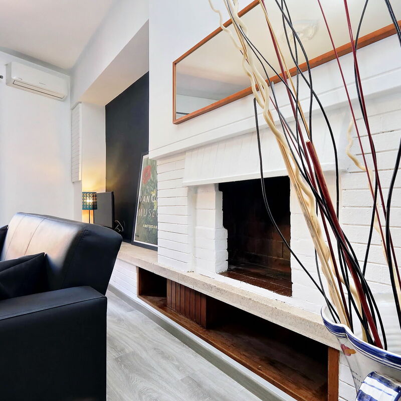 Mercede: Living room