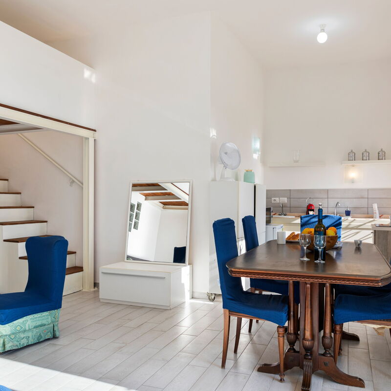 Sunrise Of Isola Bella: Cucina, Sala da pranzo