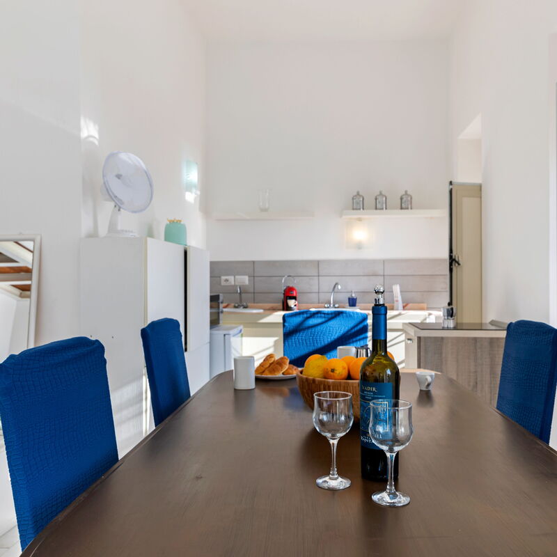 Sunrise Of Isola Bella: Cucina, Sala da pranzo