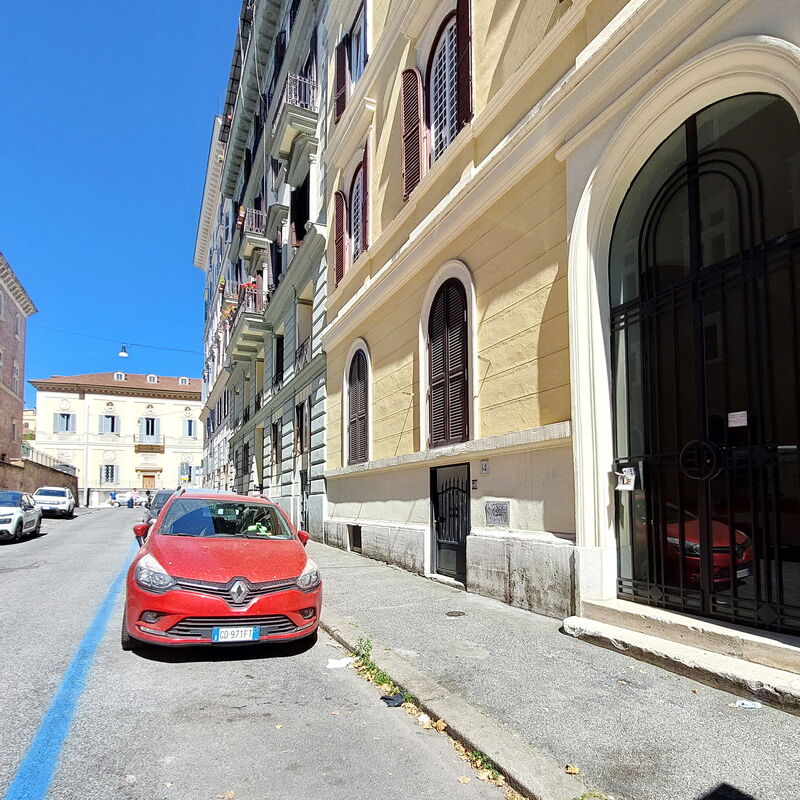 Aleardo Aleardi: Building Exterior