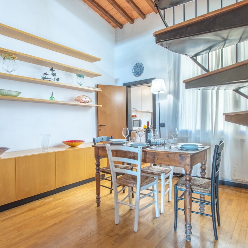 Costanza: Salle à manger