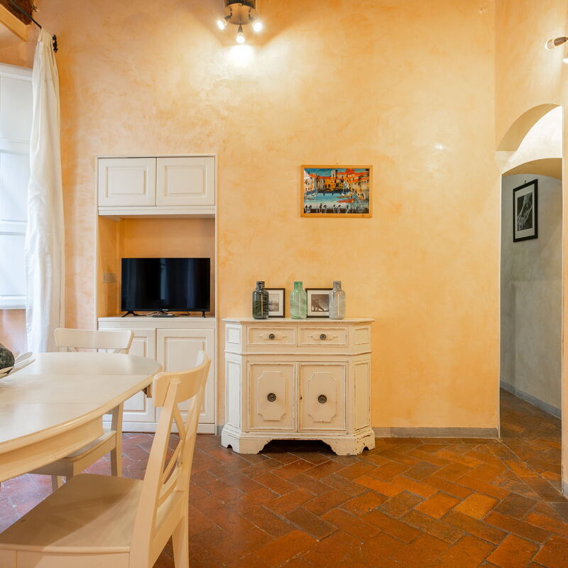 Antonino: Dining Room, Living Room