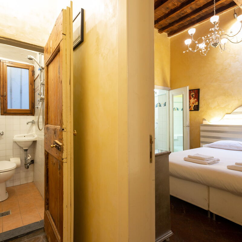 Antonino: Bathroom, Bedroom