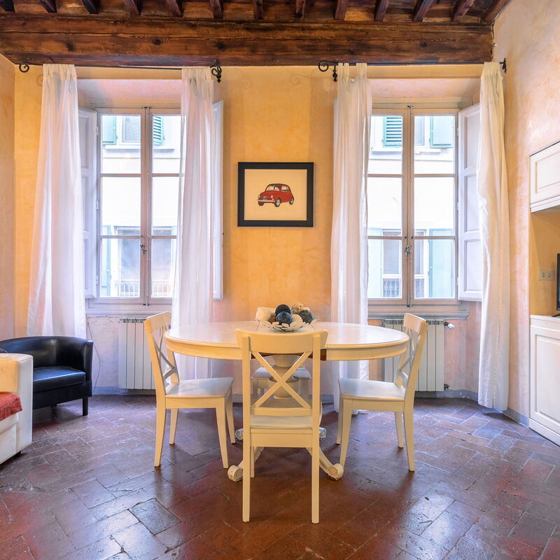 Antonino: Dining Room, Living Room