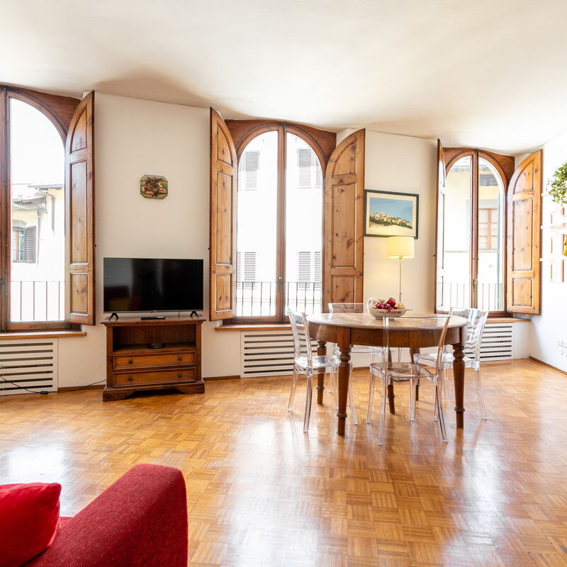 Thiago: Dining Room, Living Room