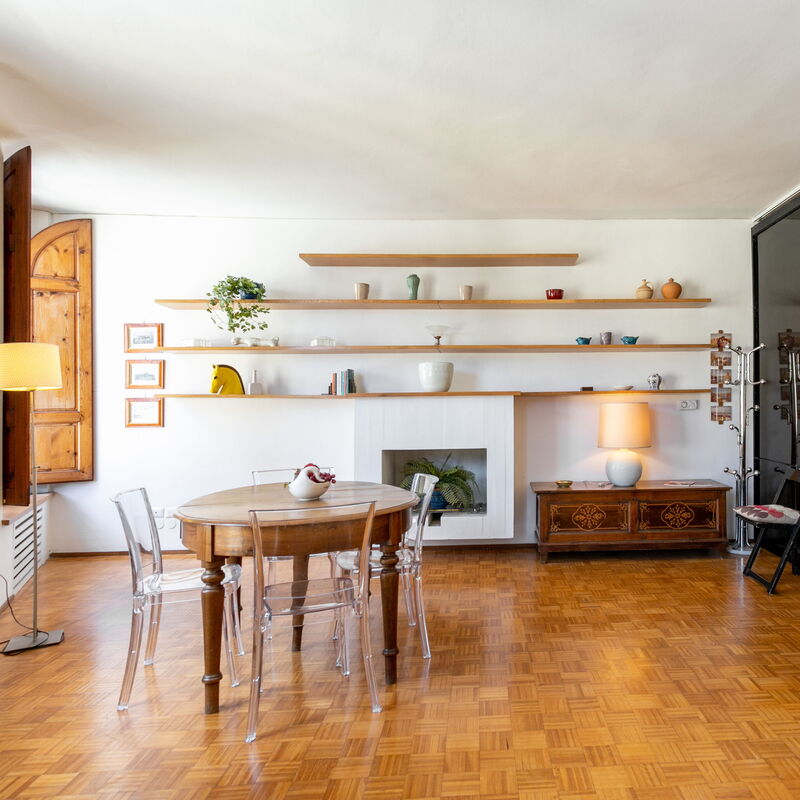 Thiago: Dining Room, Living Room