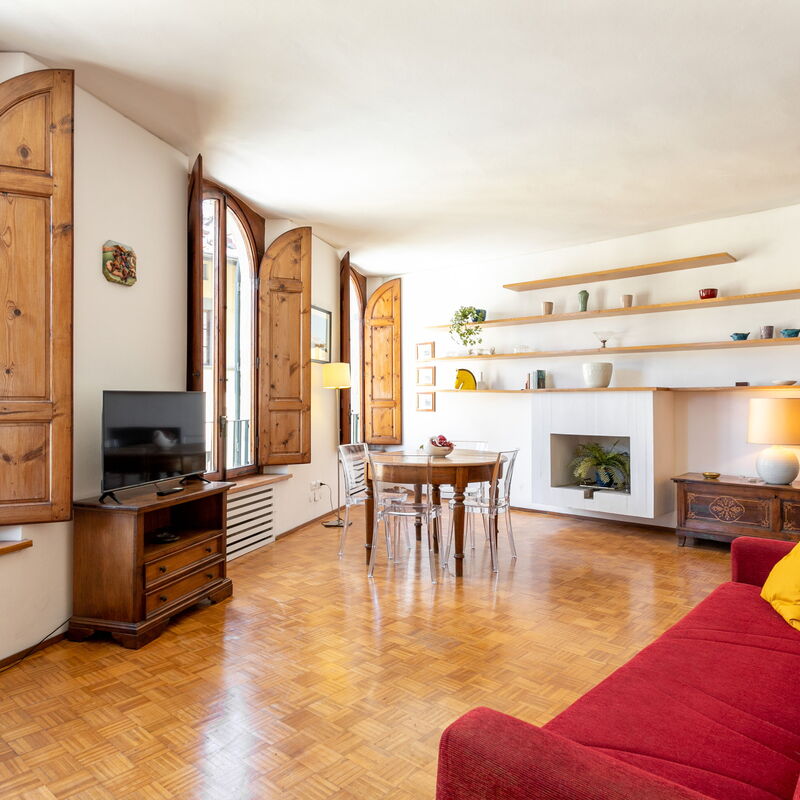 Thiago: Dining Room, Living Room