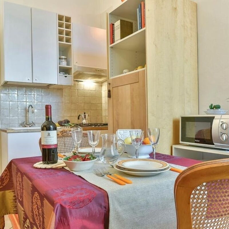 Mignon: Dining Room, Kitchen, Living Room