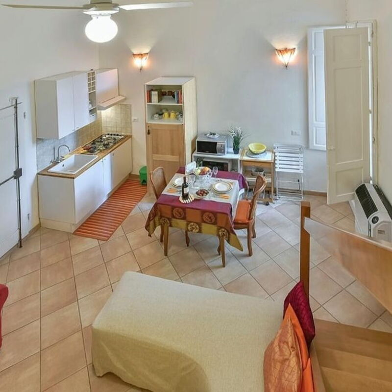 Mignon: Dining Room, Kitchen, Living Room