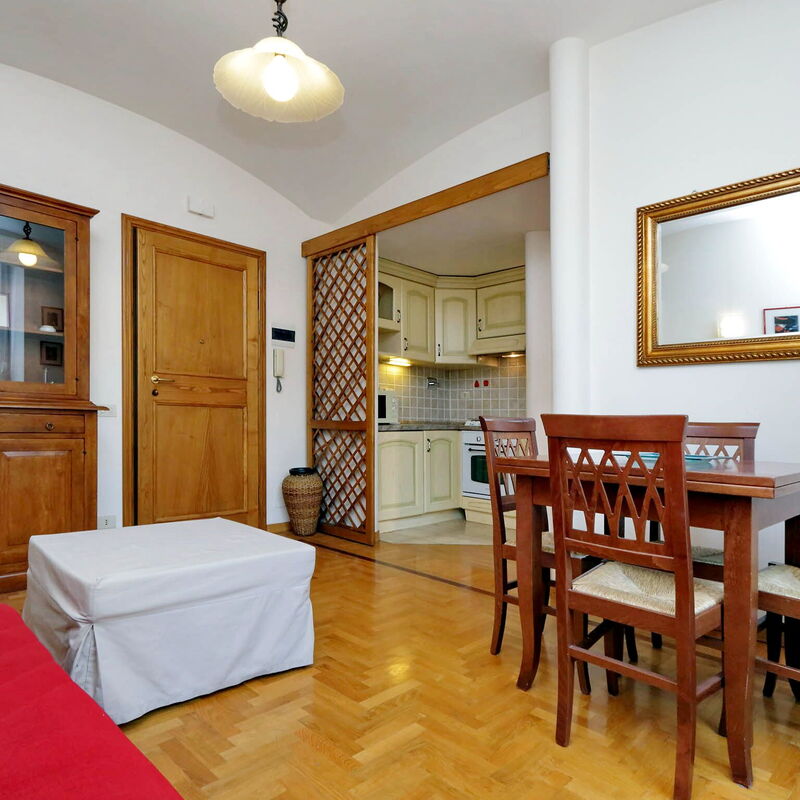 Borgo Pio: Living & dining area with kitchenette.