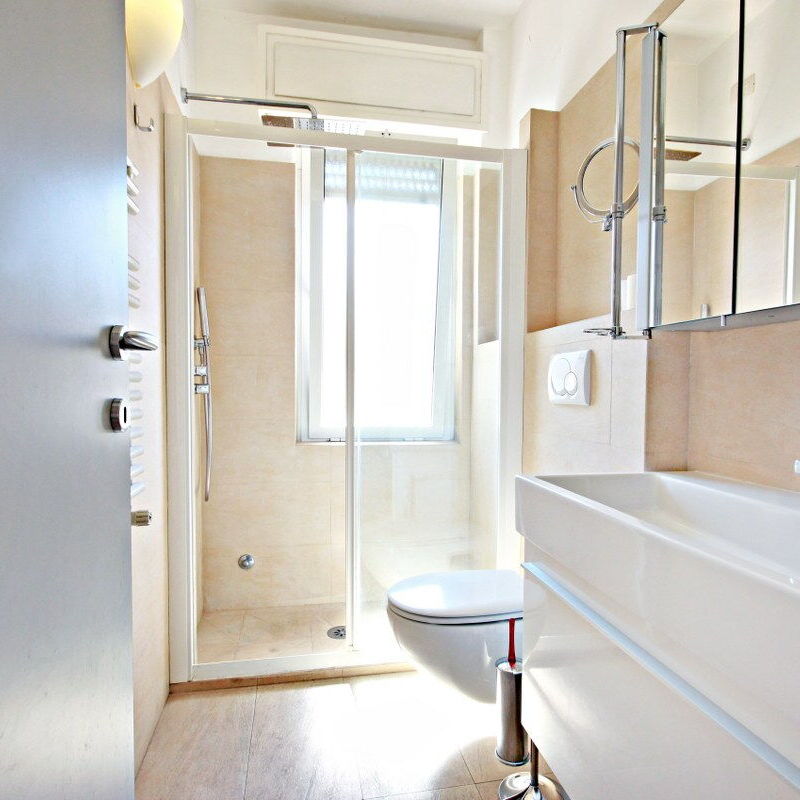 Giulietti 2250: Bathroom
