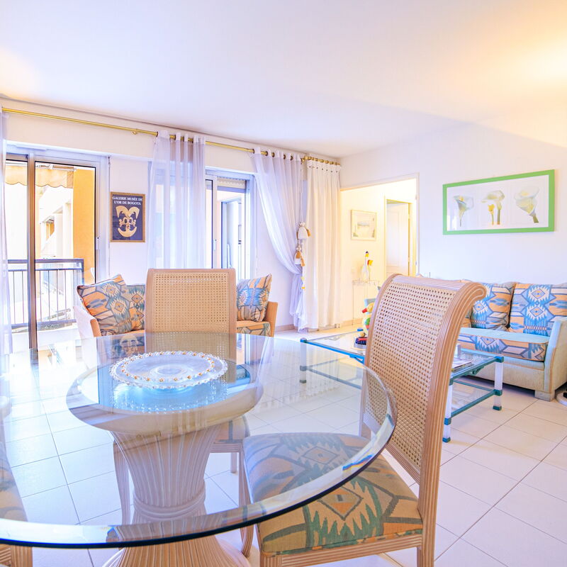 Appartement Les Allées: Living Room