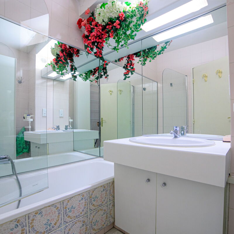 Appartement Les Allées: Bathroom