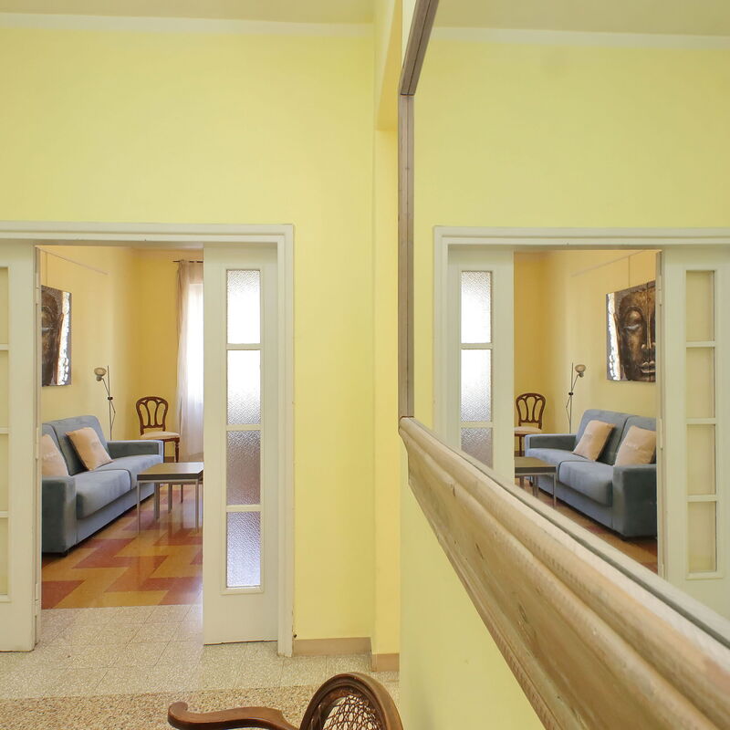 Cremona: Entrée principale, Salon