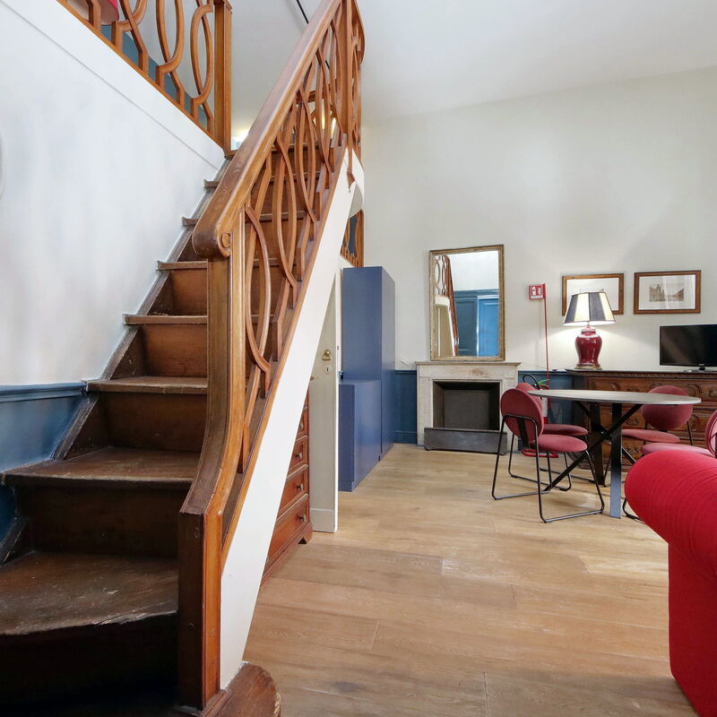 Studio con Soppalco • Via Gregoriana • Vicino Piazza di Spagna: Salle à manger, Salon