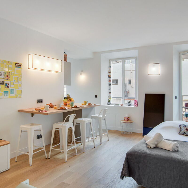 Gold Apartment Right On Famous Rue D'antibes!