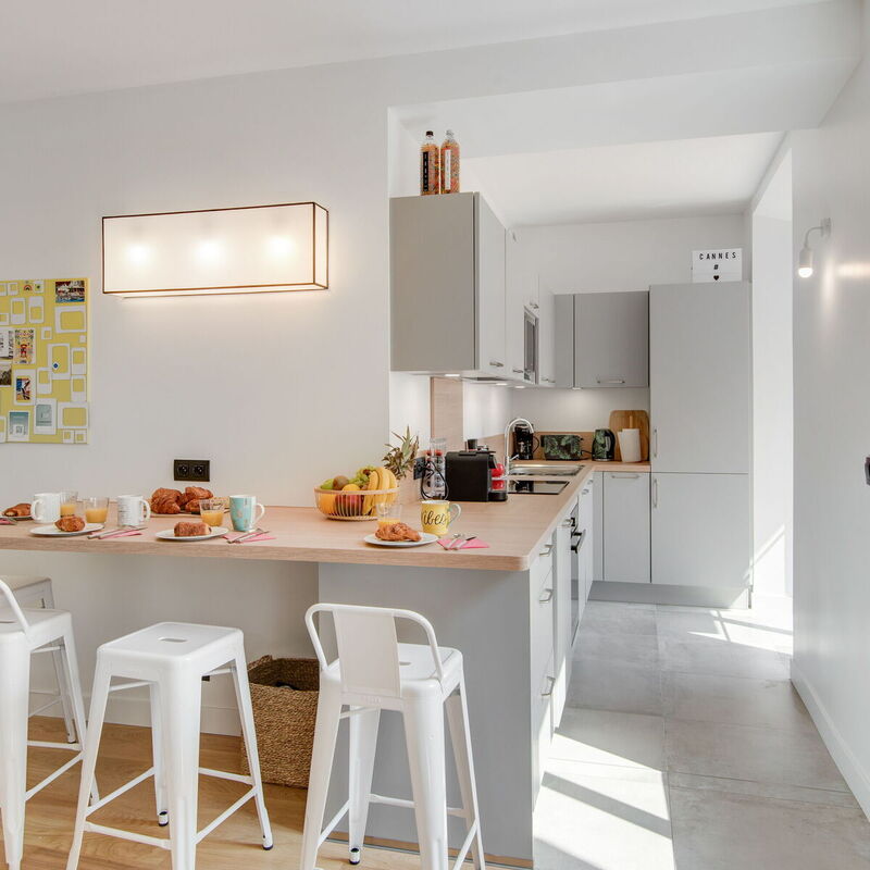 Gold Apartment Right On Famous Rue D'antibes!