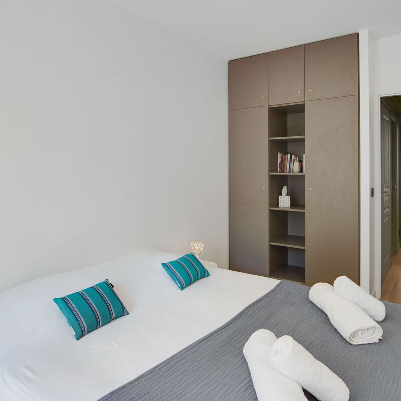 Gold Apartment Right On Famous Rue D'antibes!