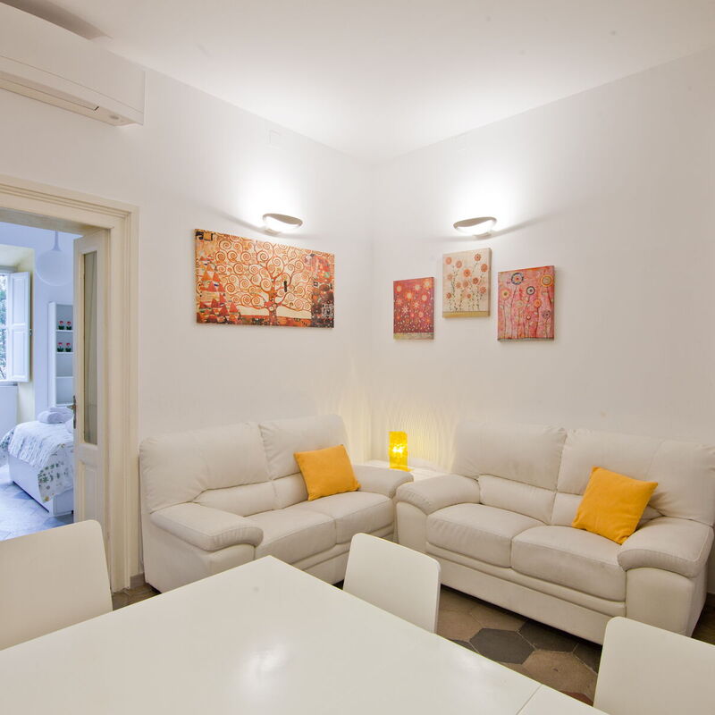 Valenziani: Salle à manger, Salon