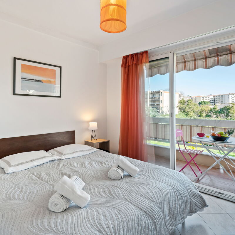 Les Jasmins Apartment: Balcony / Terrace / Patio, Bedroom