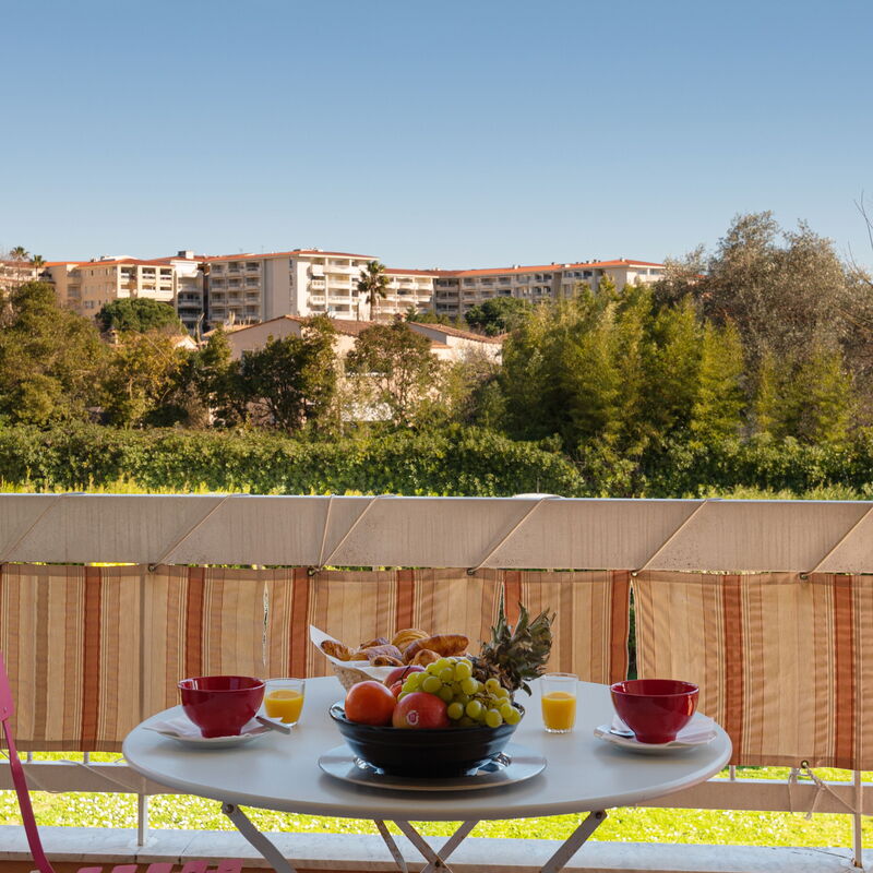 Les Jasmins Apartment: Balcony / Terrace / Patio