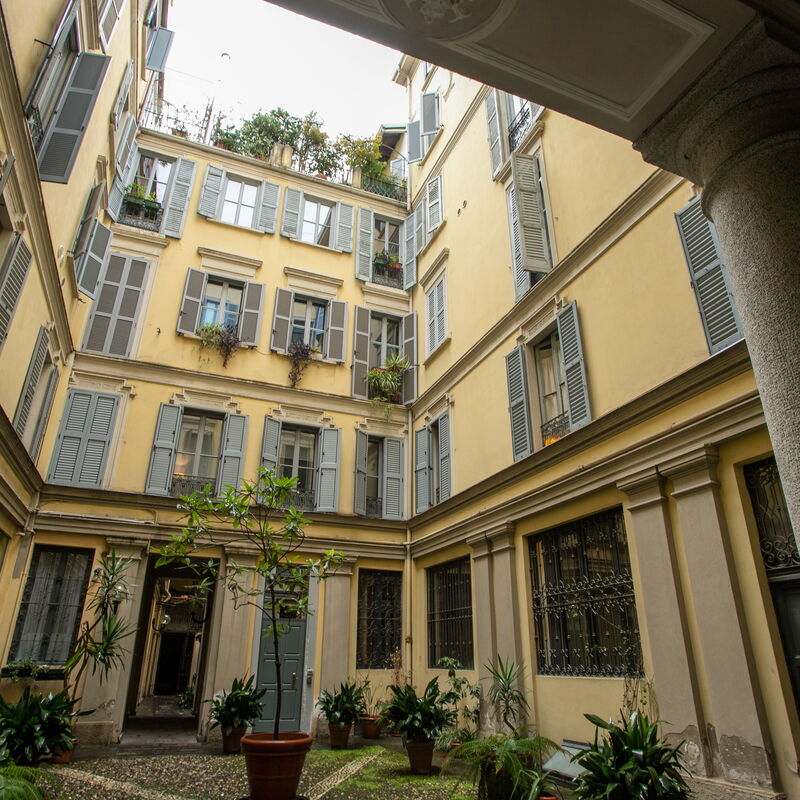 Lecco: Building Exterior