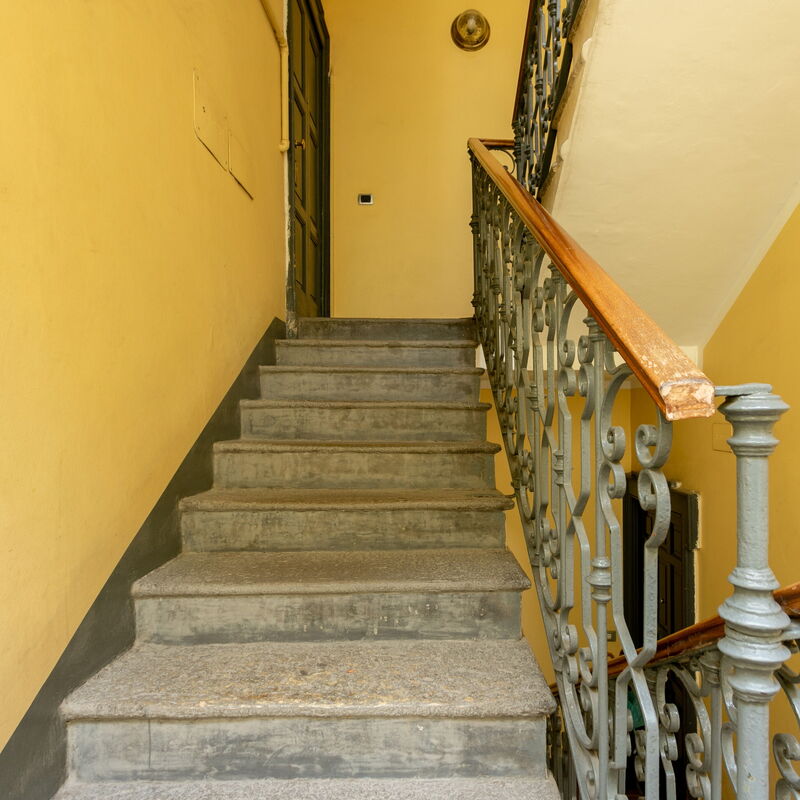 Lecco: Building Exterior