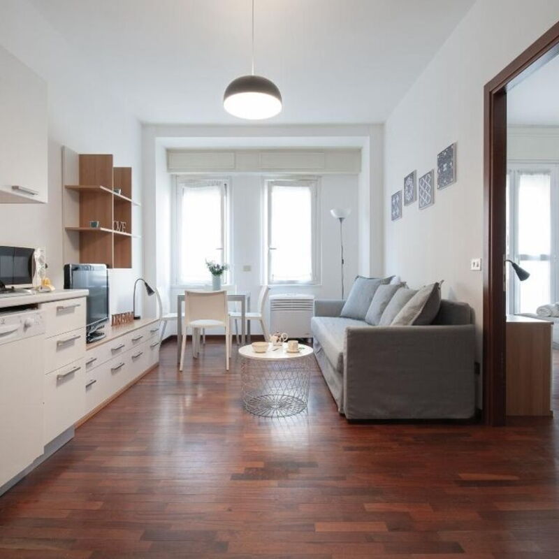 Poggibonsi: Dining Room, Living Room, Spring