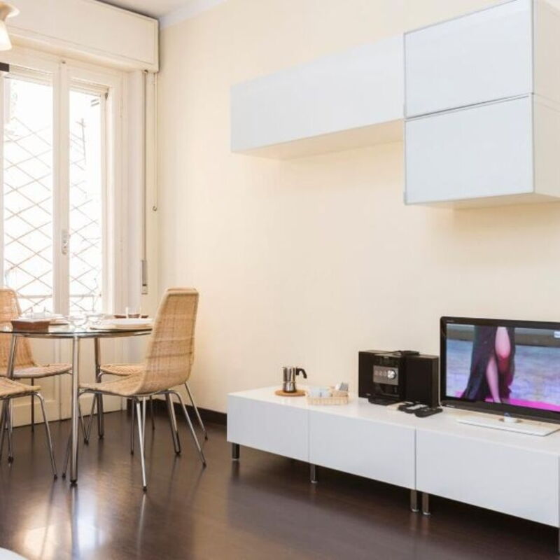 Pistrucci: Dining Room, Living Room