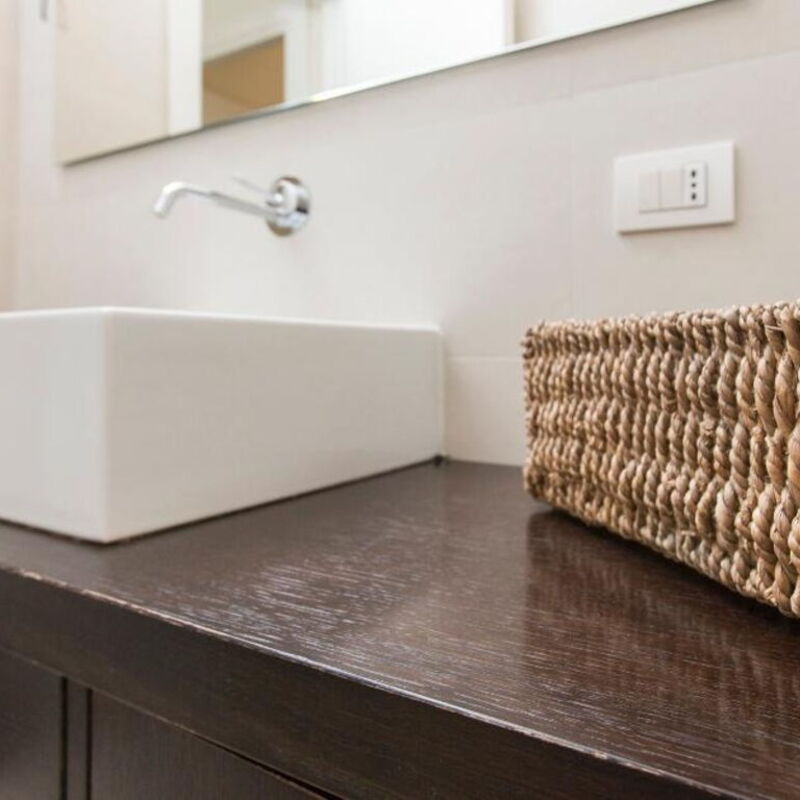 Pistrucci: Bathroom, Room Detail