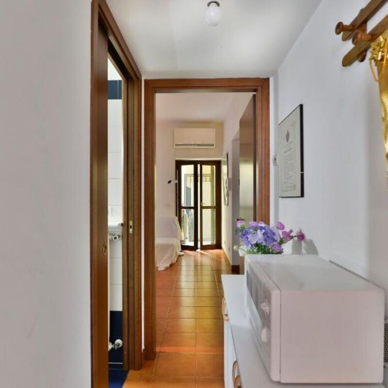 Como: Cuisine, Salon