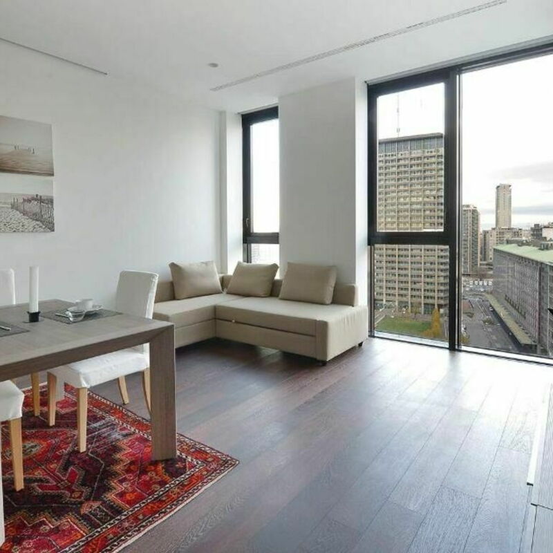 Liberazione - Solaria: Salle à manger, Salon