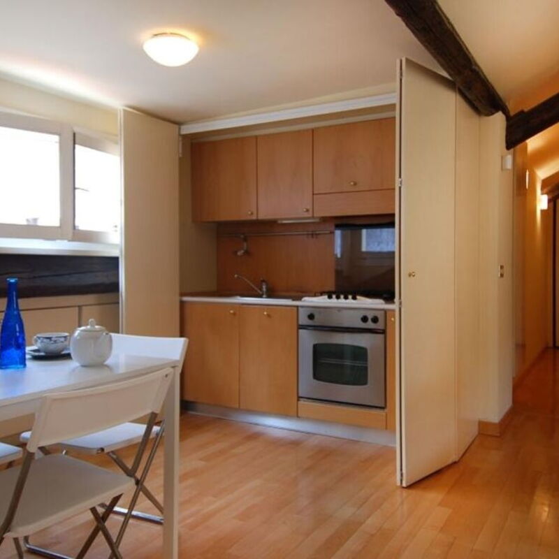 Disciplini: Kitchen, Living Room