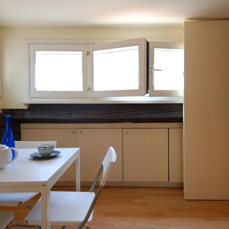 Disciplini: Kitchen, Living Room