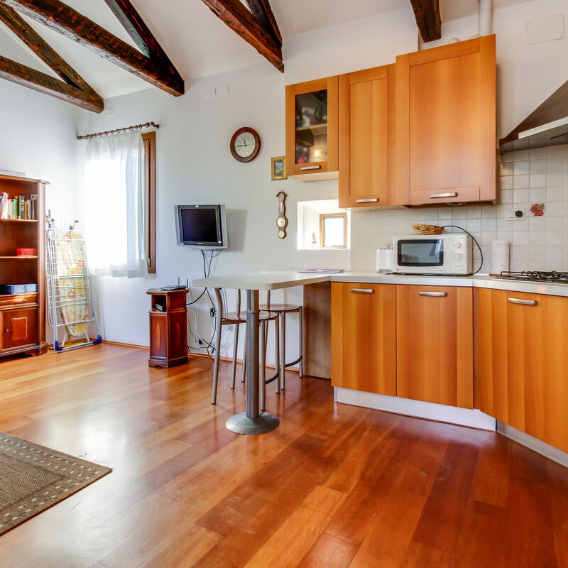 Ramo Venier: Cuisine, Salle à manger, Salon