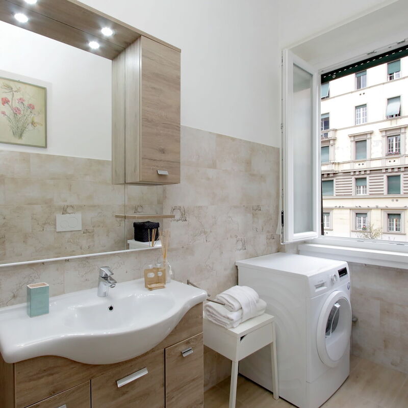 Cozy 1‑Br Near Vatican — Bright & Central: Bathroom