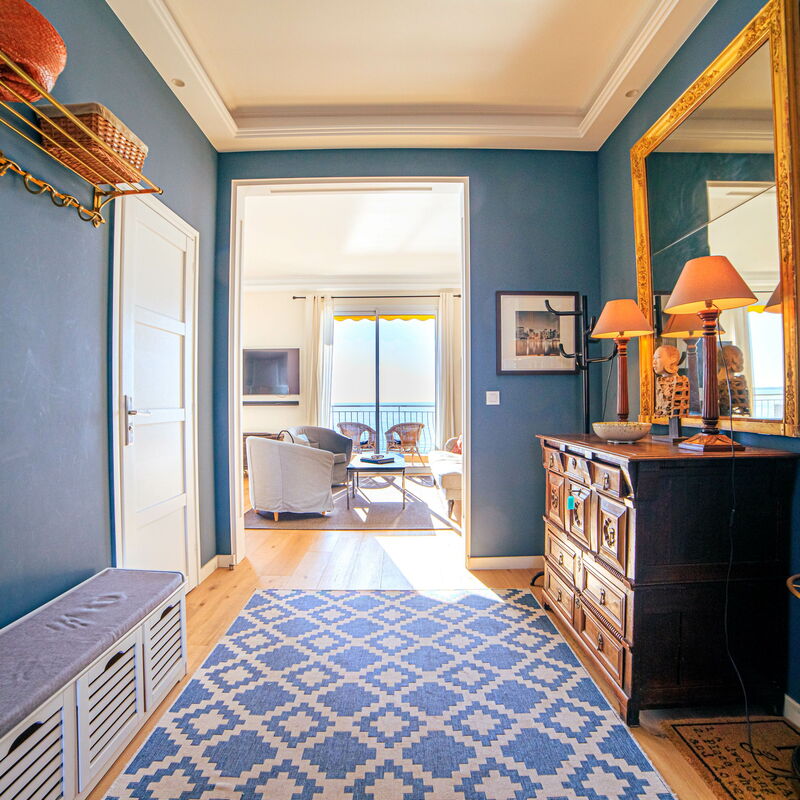 Magnifique Appartement Sur La Plage Près Du Centre: Main Entrance