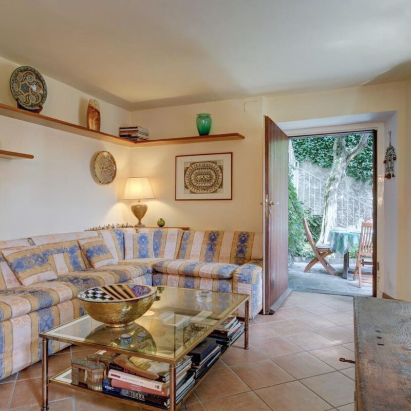 Villa Tobia Lake View Apartment: Living Room