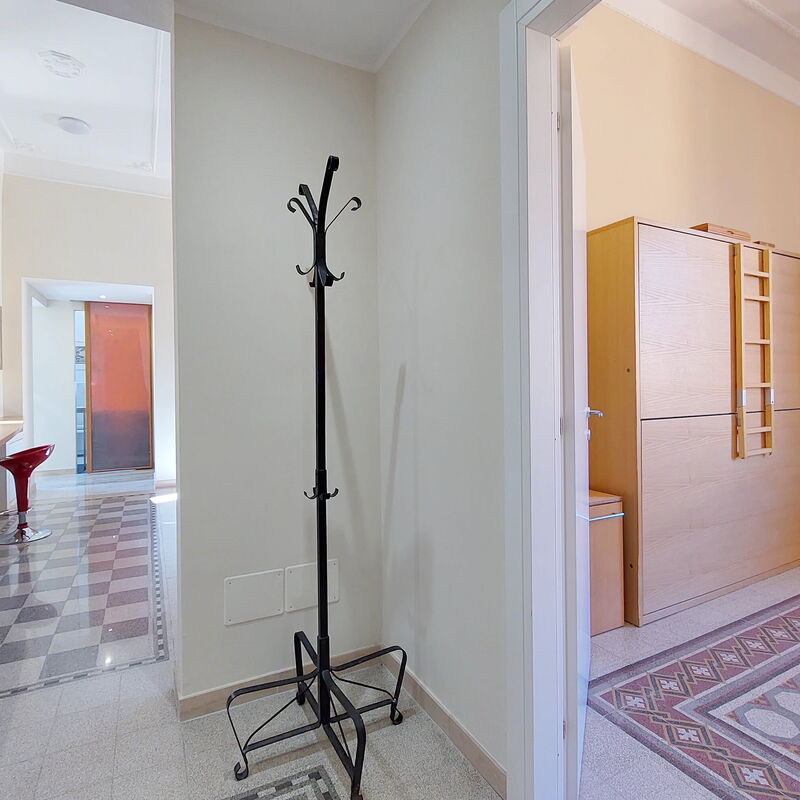 Bruno Buozzi 2br: chambre à coucher, Entrée principale