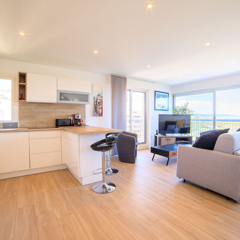 Duplex Avec Rooftop Et Vue Mer Panoramique: Cuisine, Salon