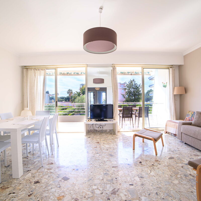 Les Hespérides: Balcony / Terrace / Patio, Dining Room, Living Room