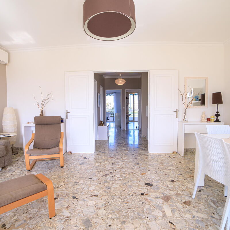 Les Hespérides: Dining Room, Living Room