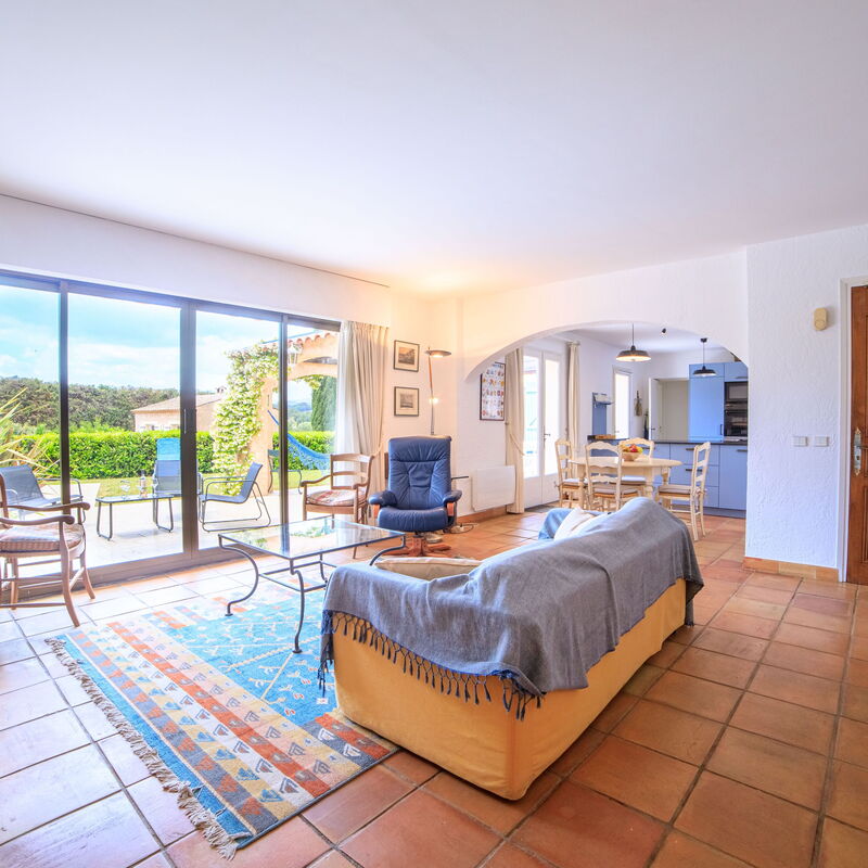 Villa Les Lauriers: Cuisine, Salle à manger, Salon