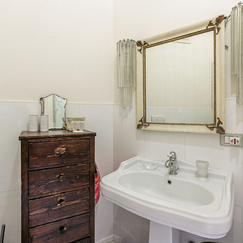 Conca Del Naviglio One Bedroom: Bathroom