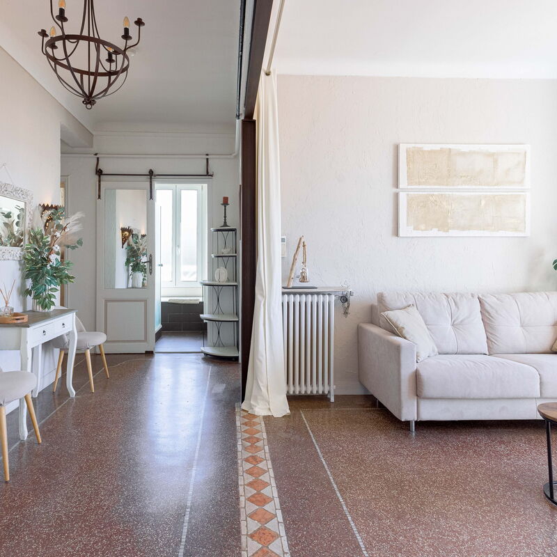 Bel Appartement 5* Vue Mer Et Suquet - Centre Cannes: Living Room