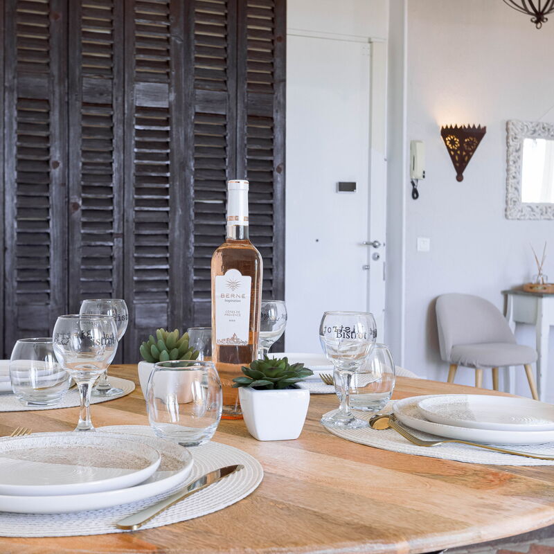 Bel Appartement 5* Vue Mer Et Suquet - Centre Cannes: Living Room